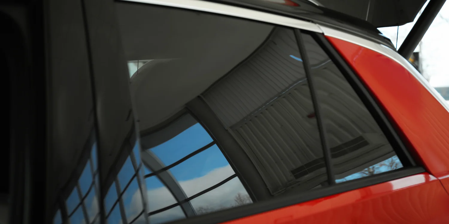 Cristal de vehículo con Laminado Novatek Nanoceramic instalado
